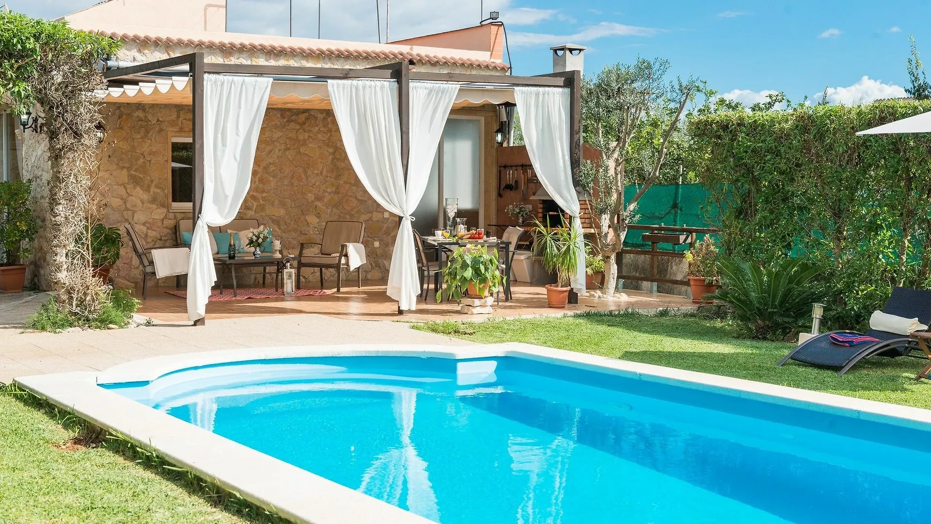 Alegre Villa Lloseta
